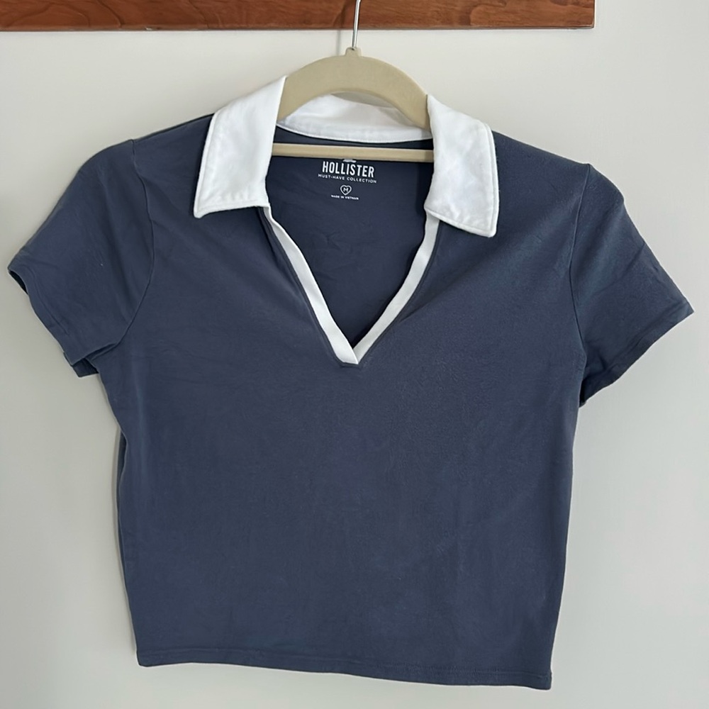 Hollister V Neck Collared Crop Top